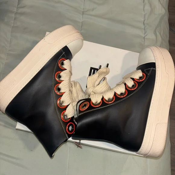 CROE High-Top Sneakers with Cream Laces - Picture 4 of 6
